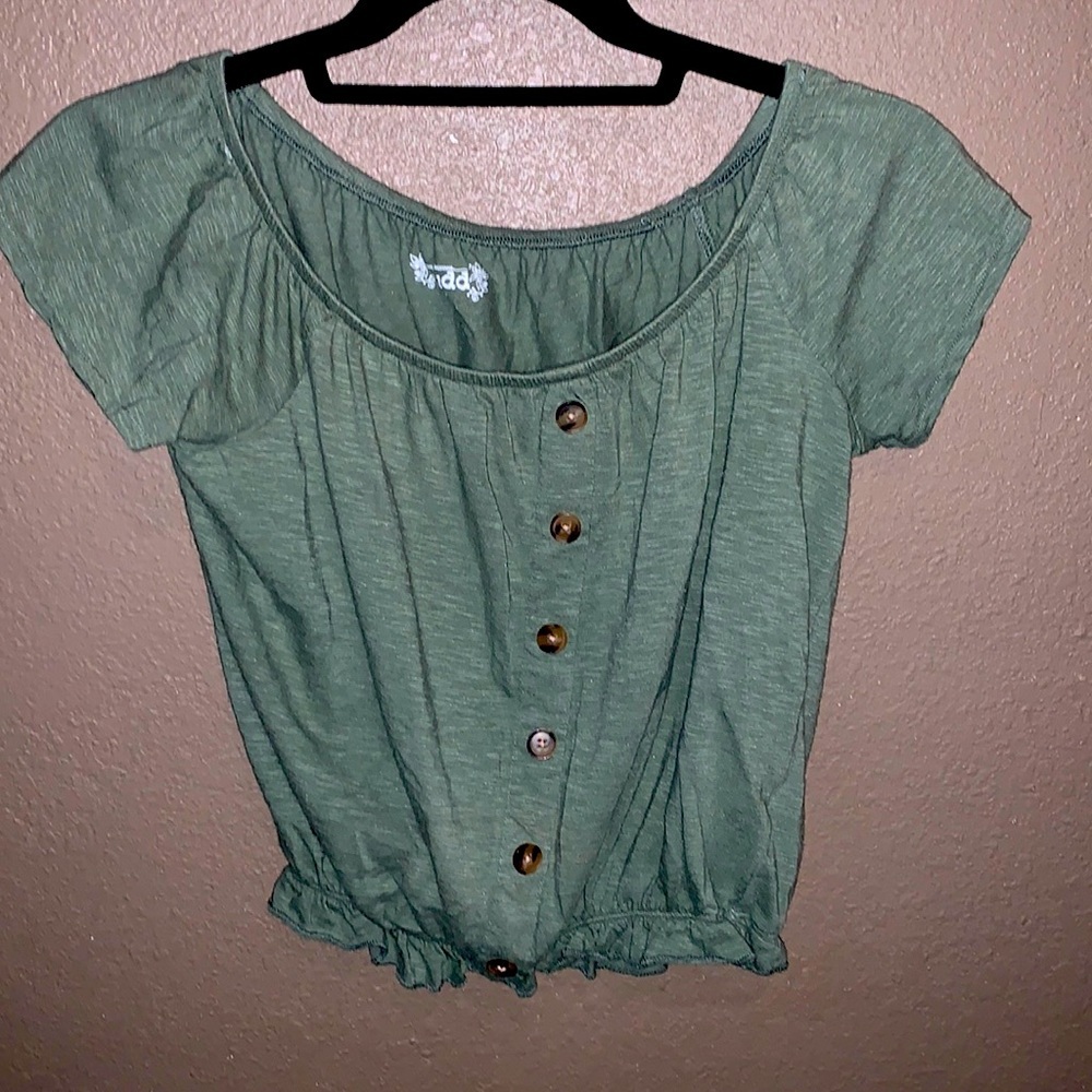 Off the shoulder crop top✨